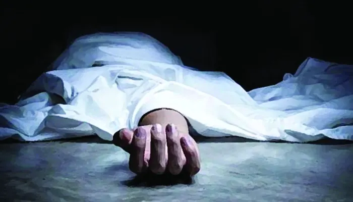 বাবার পরকীয়ার বলি মেয়ে